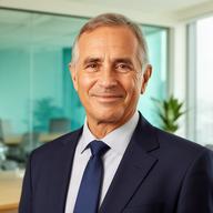 Juan Carlos Hernández, director general, en una sala de reuniones de la oficina